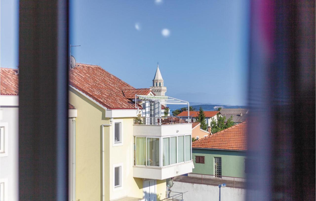 Nice apartment in Kastel Stafilic with Jacuzzi, WiFi&Outdoor swimming pool Kaštela Exterior foto