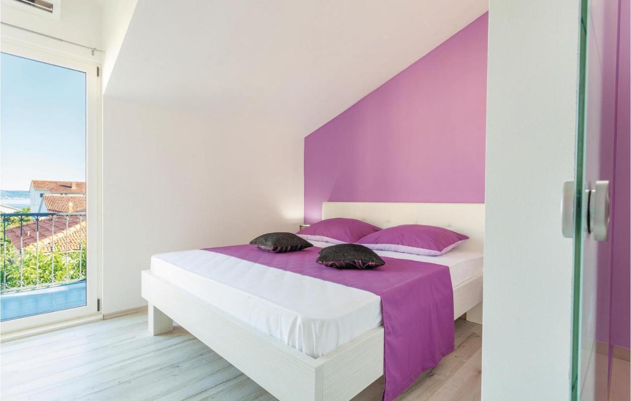 Nice apartment in Kastel Stafilic with Jacuzzi, WiFi&Outdoor swimming pool Kaštela Exterior foto